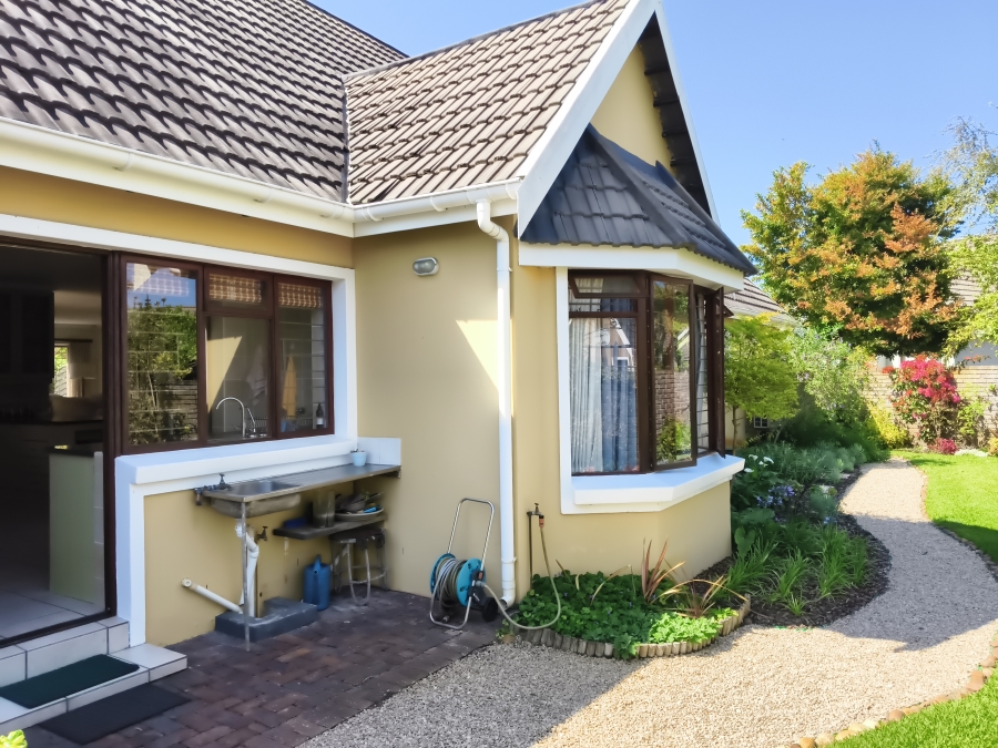 3 Bedroom Property for Sale in The Island Western Cape